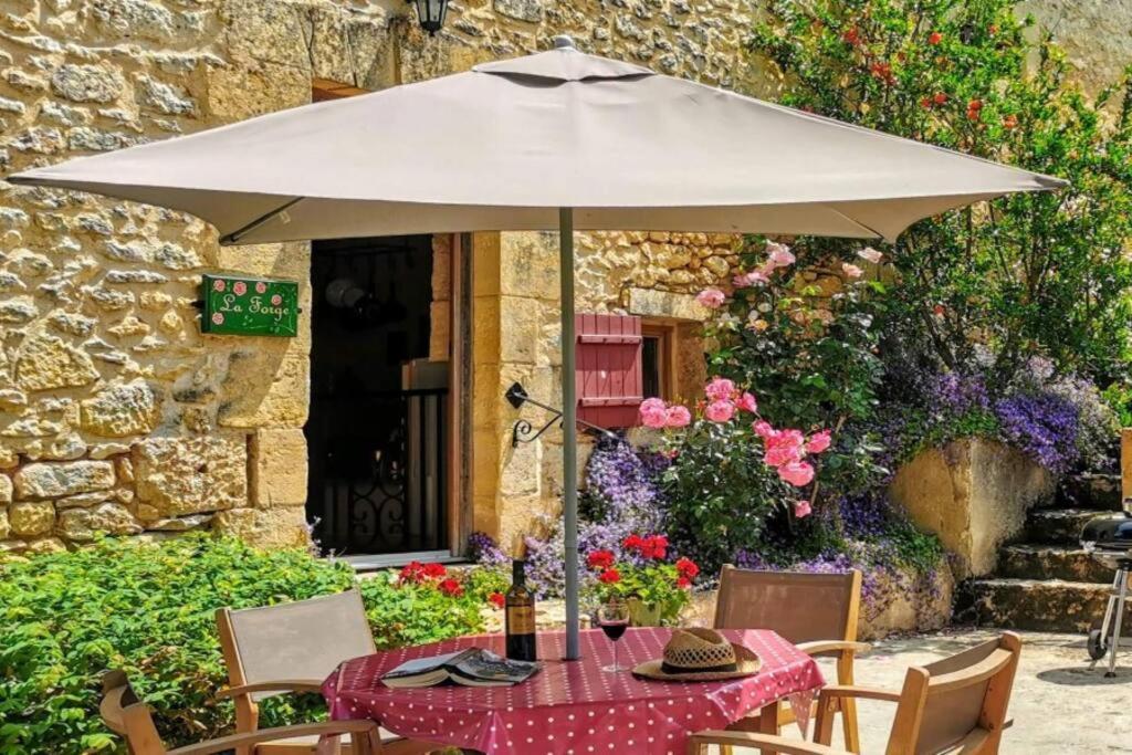 Villa La Forge, Le Banquet Aux Eyzies Les Eyzies Exterior foto