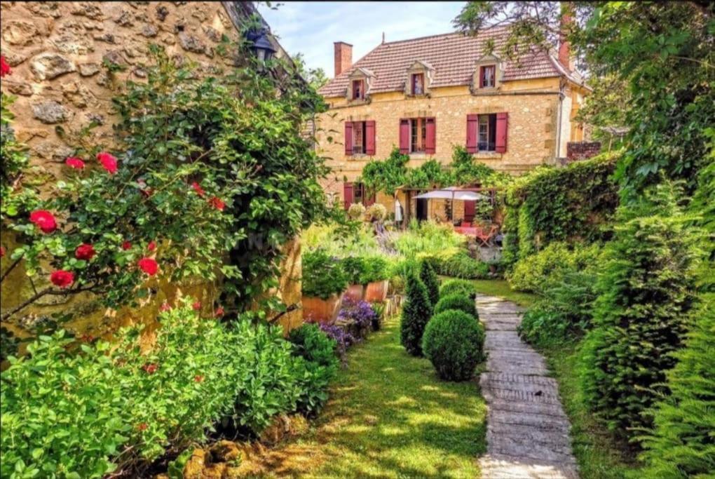 Villa La Forge, Le Banquet Aux Eyzies Les Eyzies Exterior foto